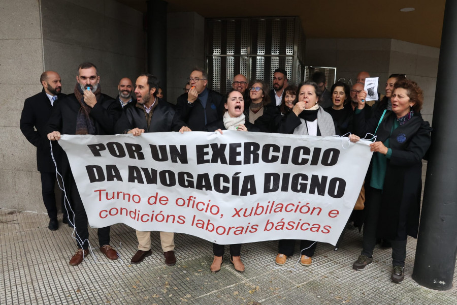 Los abogados del turno de oficio inician una huelga indefinida: "Esto es esclavismo"
