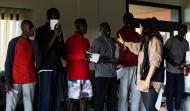 Los migrantes acogidos en Sanxenxo pagaron 600 euros por el viaje: 