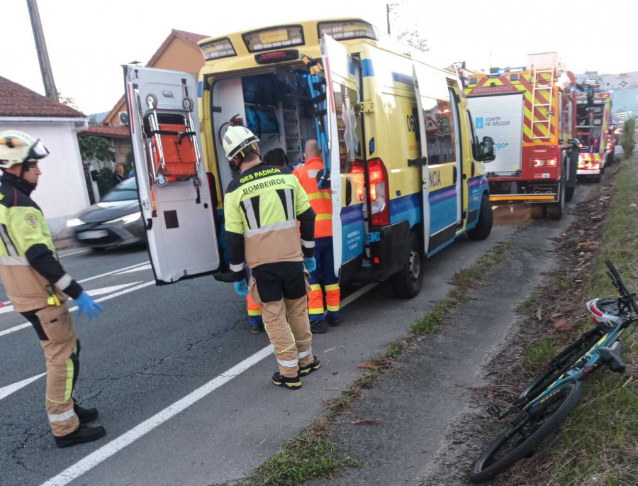 Un ciclista resulta herido tras ser atropellado en Valga