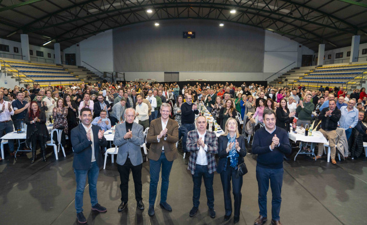 Rueda preside la siempre multitudinaria cena del PP de Vilanova