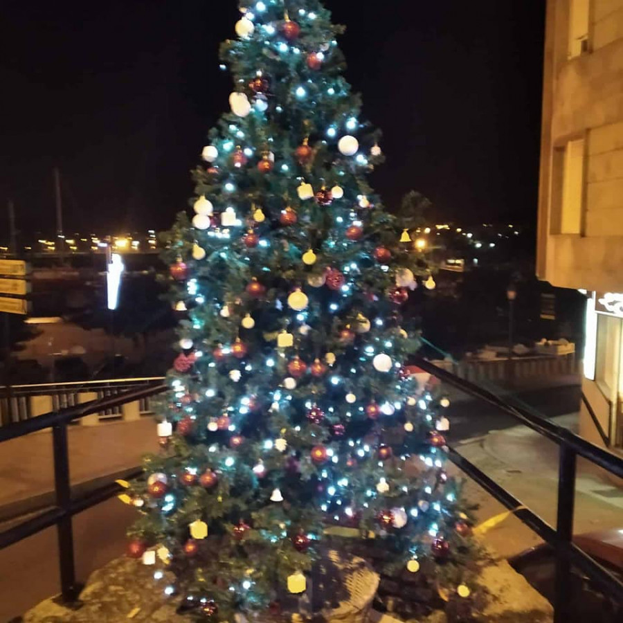 La Rúa dos Viños de Portonovo celebra la Navidad con un mercado de artesanía y música