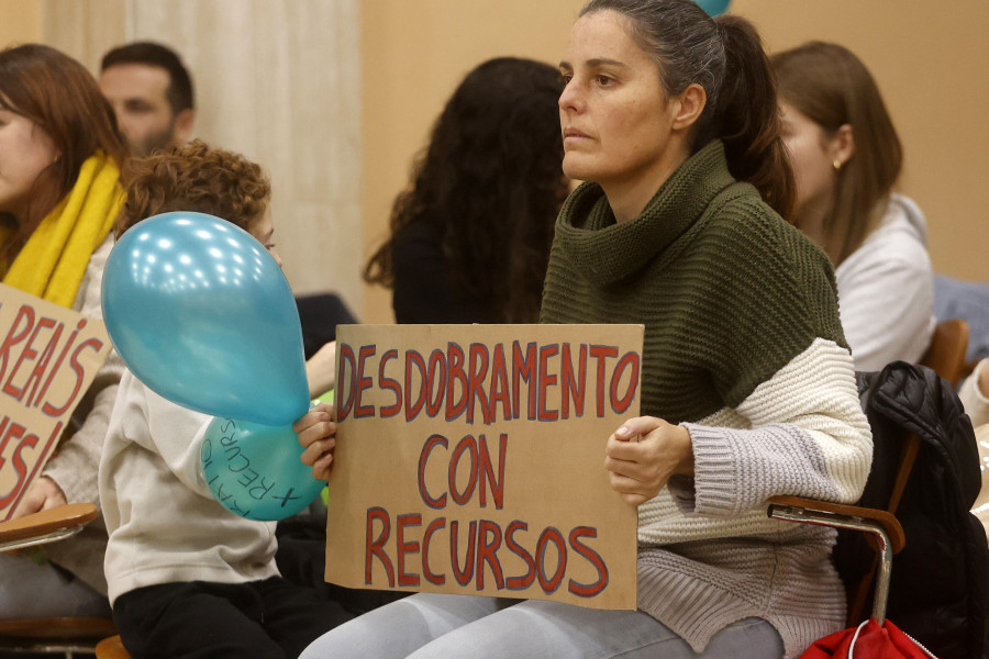 Las familias de Carril denuncian que el desdoble aprobado por la Xunta "prexudica" a todo Infantil