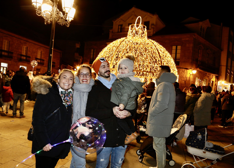 Cambados introduce figuras de ángeles y arcos dinámicos en su alumbrado y promete una Aldea "moi especial"