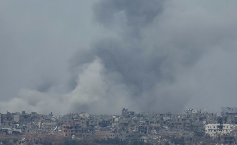 Los bombardeos israelíes destruyen una de las mezquitas más antiguas de Gaza