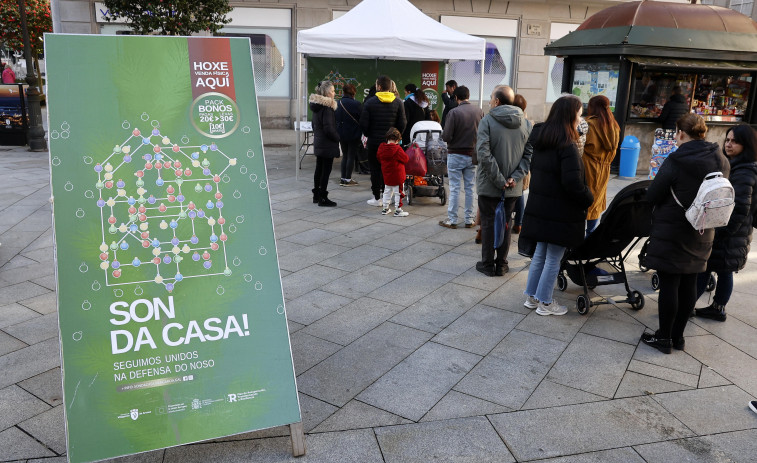 El furor de las compras navideñas a punto está de agotar los bonos Son da Casa