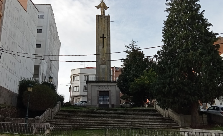 Santa Uxía impulsa un proyecto para frenar el progresivo deterioro de O Monumento al Sagrado Corazón