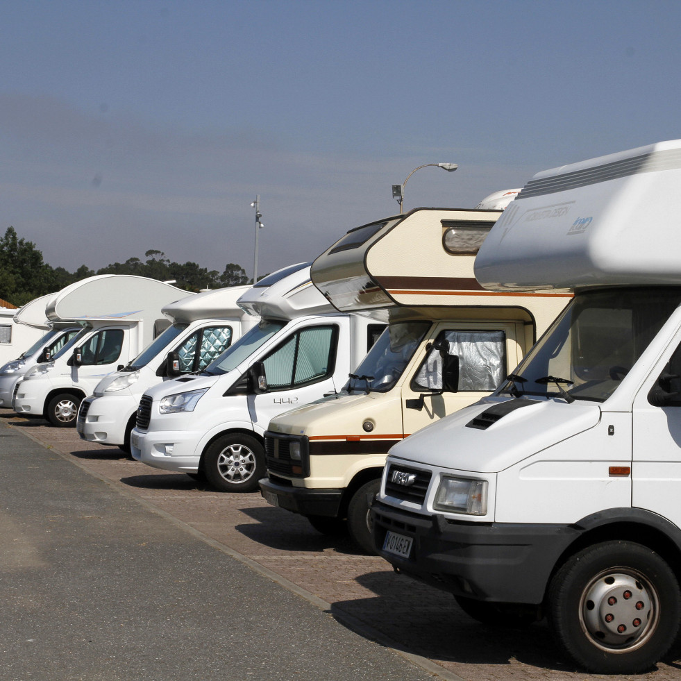 La Asociación Galega de Autocaravanas insta al alcalde de O Grove a buscar una solución conjunta ante el alza de estos vehículos en el municipio