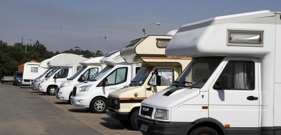 La Asociación Galega de Autocaravanas insta al alcalde de O Grove a buscar una solución conjunta ante el alza de estos vehículos en el municipio