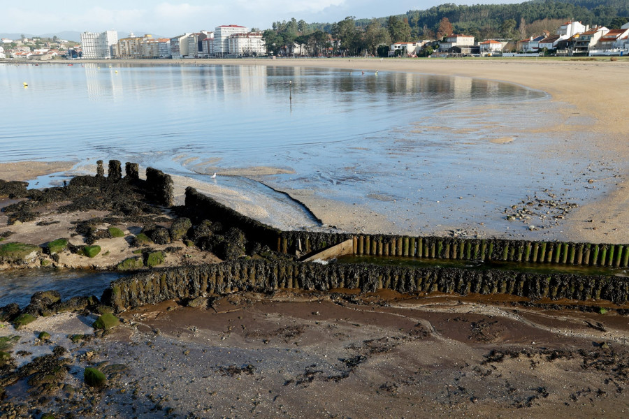 El lodo de Guillán llega hasta la zona marisquera de A Concha a través de A Tripeira