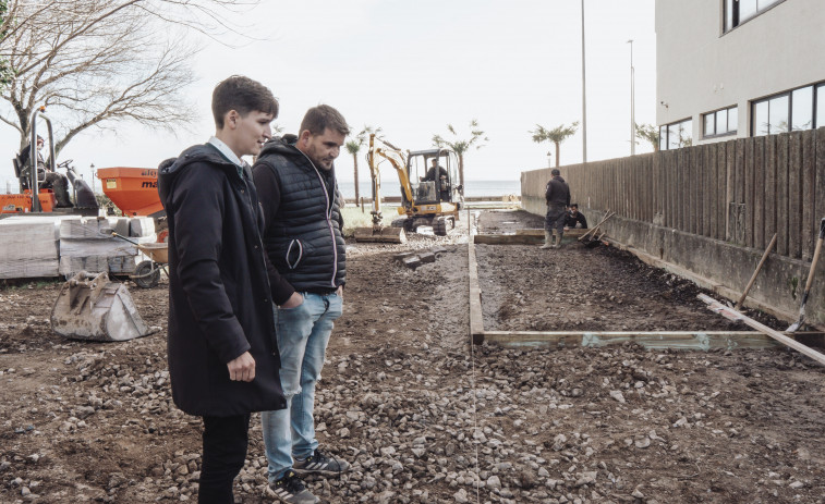 Inician las obras de la senda que conectará la Avenida da Coruña y el paseo marítimo de Coroso