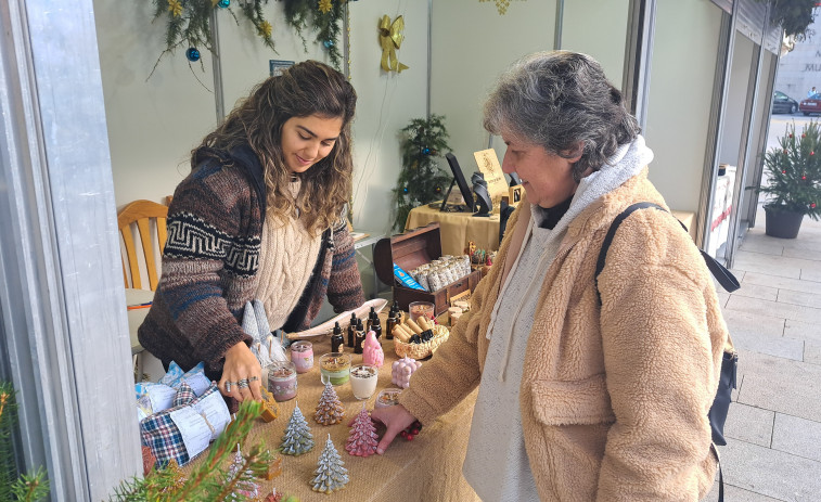 Papá Noel visitará hoy el Mercado de Nadal de A Pobra para recoger las últimas peticiones de los niños