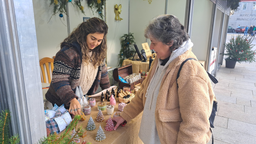 Papá Noel visitará hoy el Mercado de Nadal de A Pobra para recoger las últimas peticiones de los niños