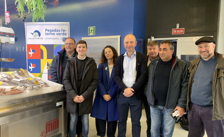 El pescado de la lonja y plaza de abastos de Ribeira cuenta con el nuevo aval de una etiqueta ecológica