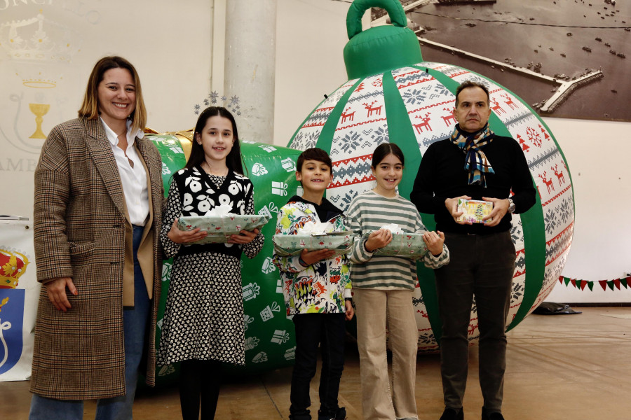 Cambados abre “Nadal en Peña” y entrega sus premios a las mejores postales de Navidad