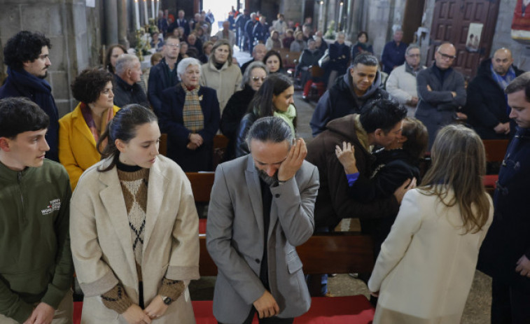 Emotivo funeral por los siete fallecidos en el accidente de Cerdedo hace un año