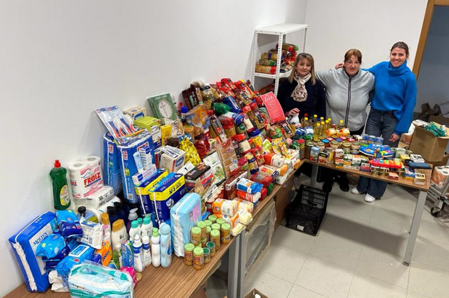 El CRA de Valga entregó al Concello los alimentos recaudados en su “Nadal solidario”