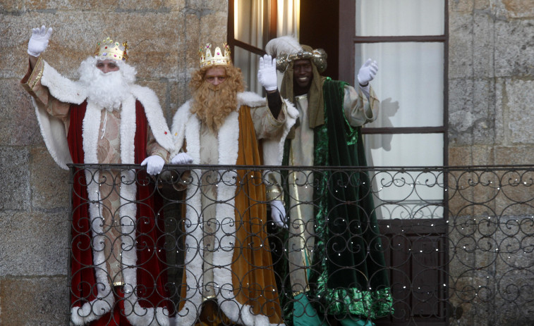 Los Reyes Magos de Cambados reciben las cartas en Peña y por correo electrónico