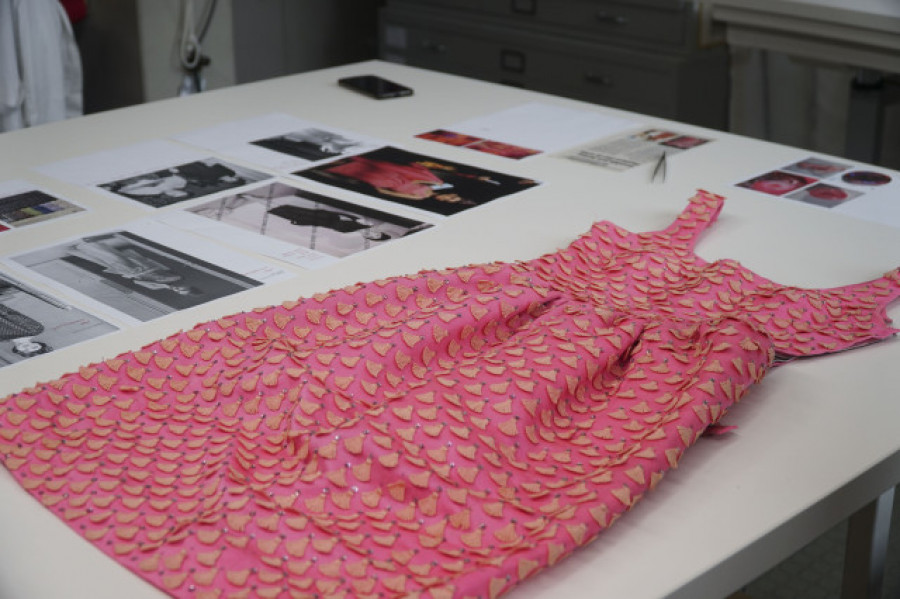 ¿Cómo ha pasado el tiempo por el mítico vestido rosa de Audrey Hepburn?