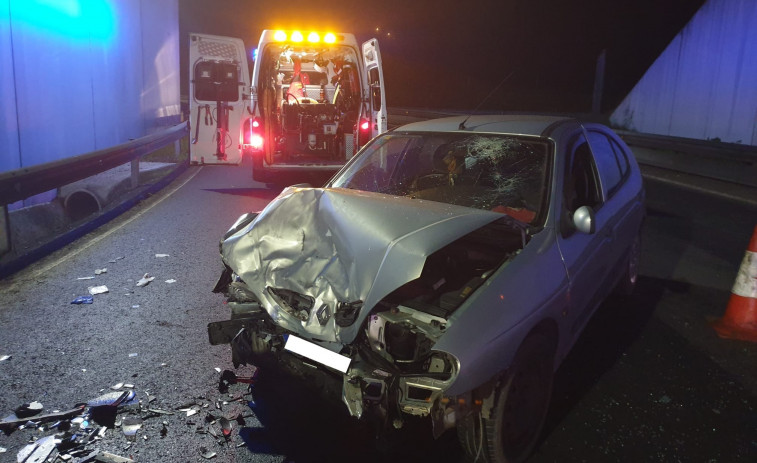 Un accidente entre dos coches, uno de ellos en sentido contrario, se salda con cuatro heridos en Ribadumia