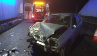 Un accidente entre dos coches, uno de ellos en sentido contrario, se salda con cuatro heridos en Ribadumia