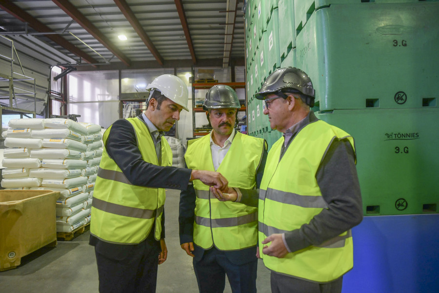 El conselleiro do Mar ensalza en Boiro el potencial de la industria vinculada al sector marítimo