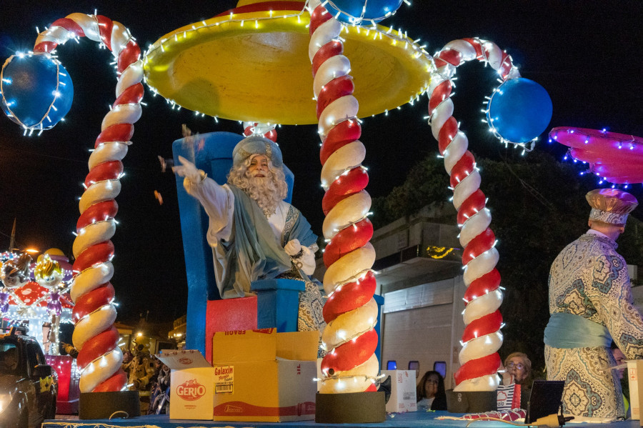 Los Reyes Magos se pasearán en Mustangs descapotables por Sanxenxo y en O Grove habrá chocolatada