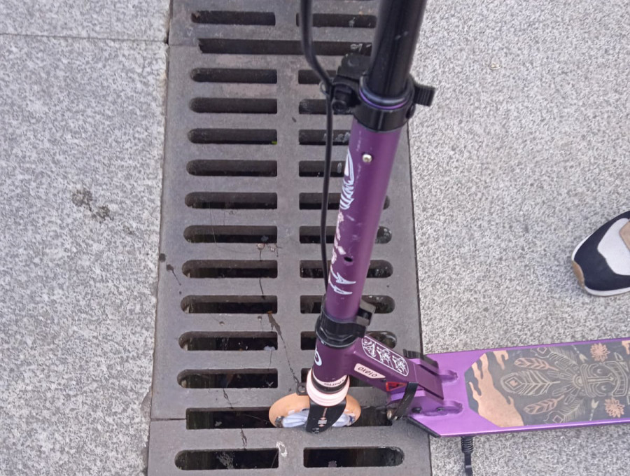 Una boirense reclamará daños y perjuicios por el accidente de su hija con un patinete en una plaza