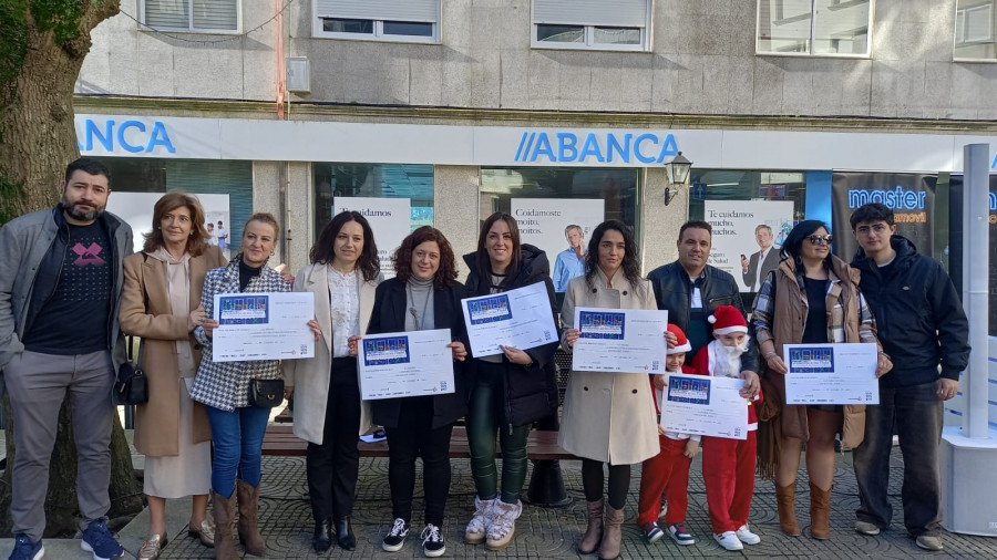 Una deslumbrante vivienda y una escuela infantil se llevan el premio de iluminación navideña de Sanxenxo