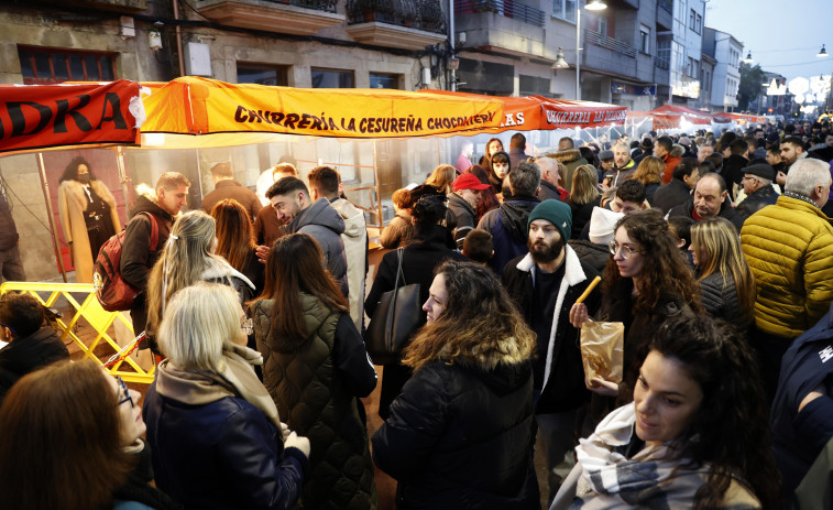 Miles de churros y éxito de convocatoria para celebrar San Xulián desde un Cesures abarrotado