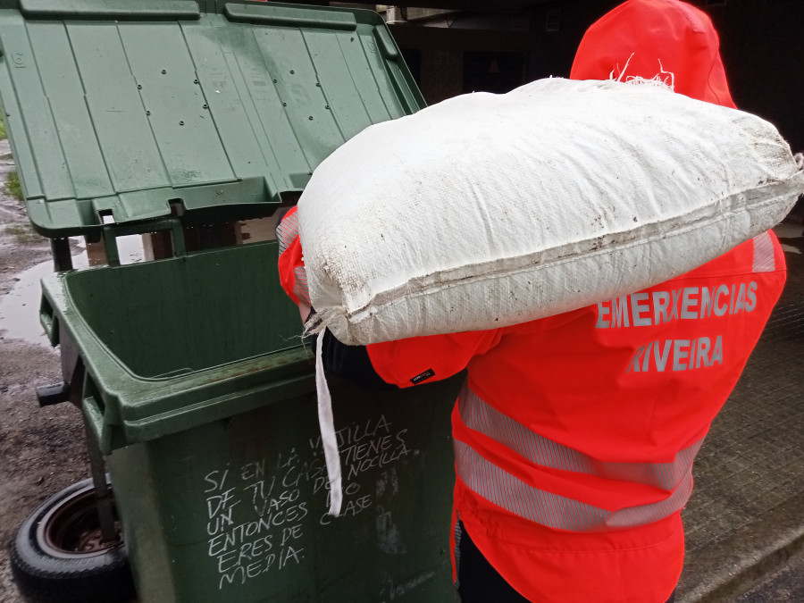Ribeira almacena los últimos sacos con pellets plásticos tras enviar a Sogama como residuos sólidos urbanos los primeros 52