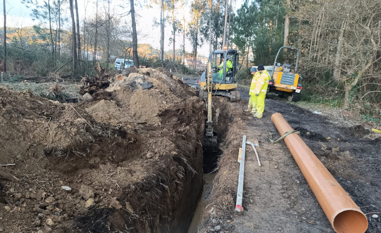 Sanxenxo inicia los trabajos para la mejora del saneamiento y abastecimiento de agua en Altamira y Poleiros