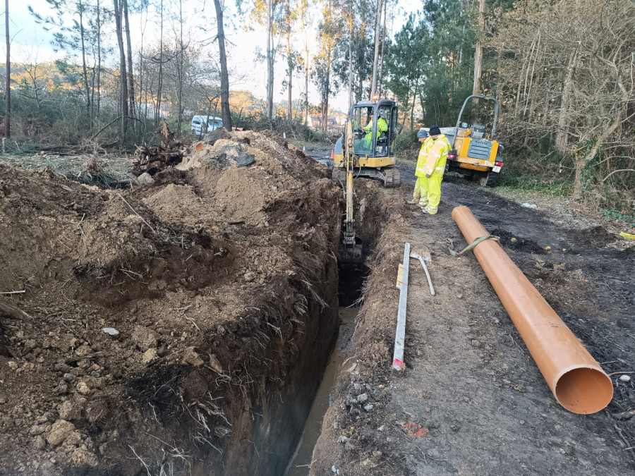 Sanxenxo inicia los trabajos para la mejora del saneamiento y abastecimiento de agua en Altamira y Poleiros