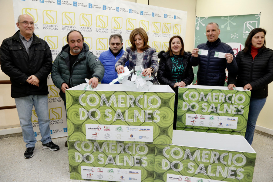 Antonio Lois Domínguez gana el premio especial de 1.100 euros del sorteo navideño del comercio de O Salnés