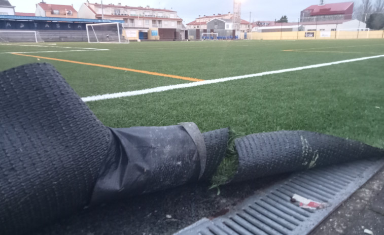 El Gobierno de Ribeira anuncia que reparará deficiencias del campo de A Tasca y el Xuventude Aguiño dice que estará vigilante