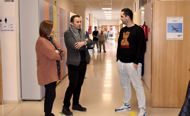 Ambar recibió la visita del gerente de Autos Dunas, empresa que acaba de contratar a uno de sus usuarios con diversidad funcional