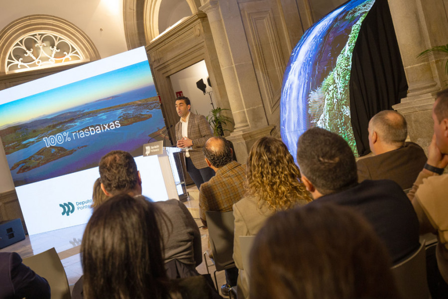 La Diputación de Pontevedra presenta en Fitur la nueva campaña “100 % Rías Baixas”