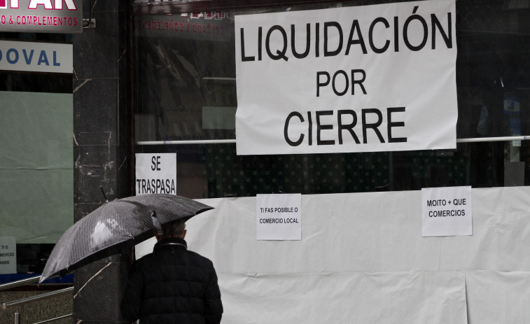 La campaña de rebajas no logra sacar del agujero al comercio de Vilagarcía