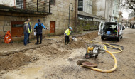 Portos llama la atención a Cambados por abrir una enorme zanja en A Calzada sin permiso