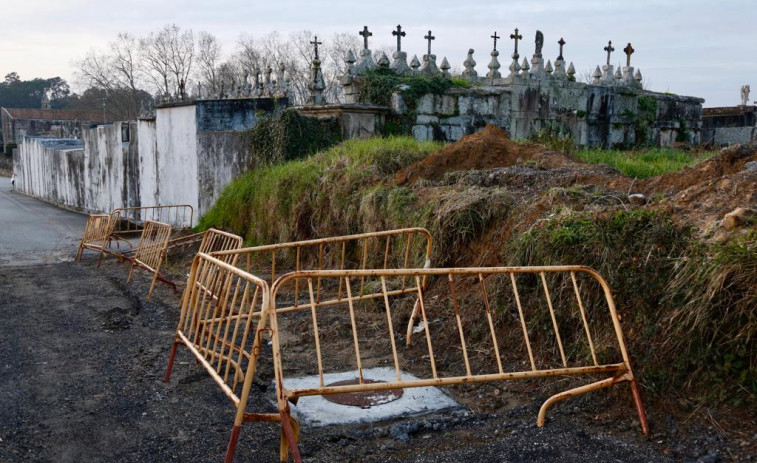 La ampliación del cementerio de Rubiáns da los primeros pasos