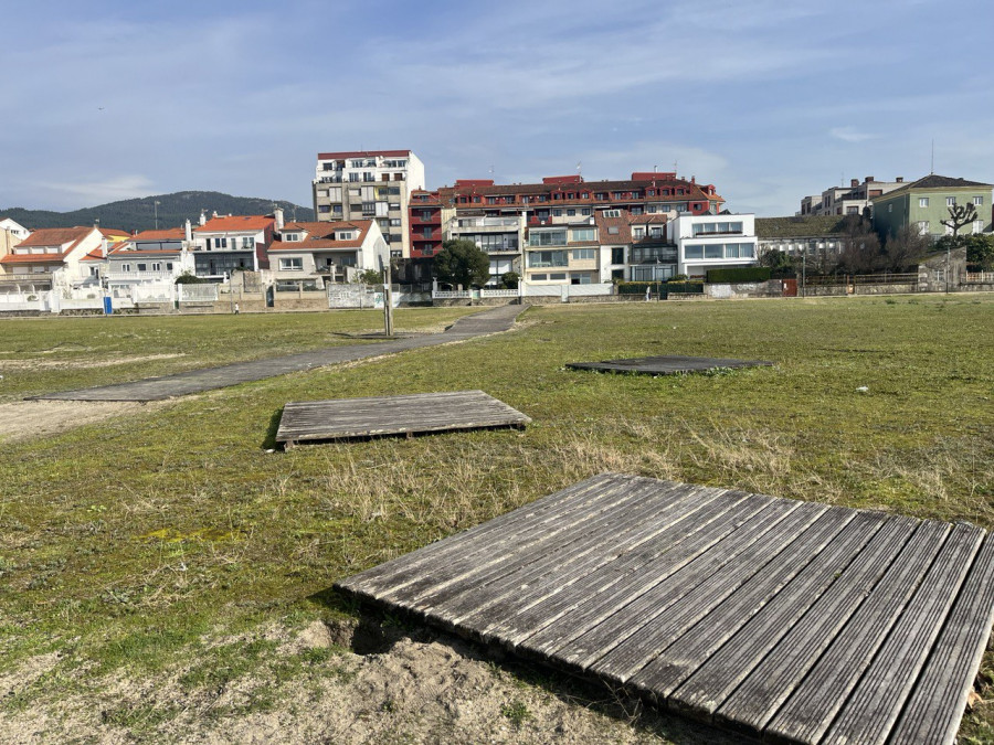 Costas se compromete a regenerar la playa antes del verano