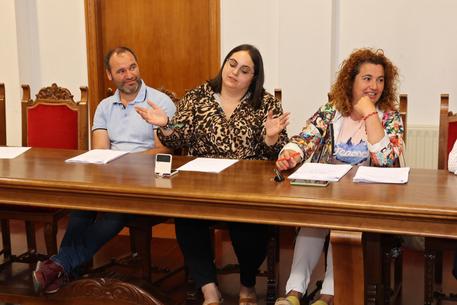 El PSOE denuncia extras a empleados municipales después de las campañas electorales