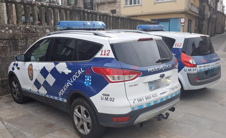 Alertan de un incendio en una vivienda en obras en la Rúa do Hospital del casco urbano de Rianxo
