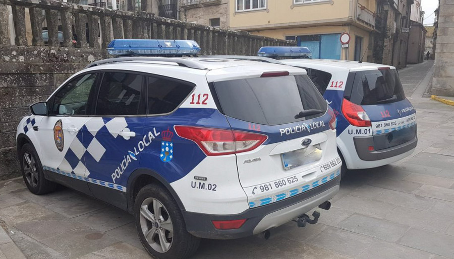 Alertan de un incendio en una vivienda en obras en la Rúa do Hospital del casco urbano de Rianxo