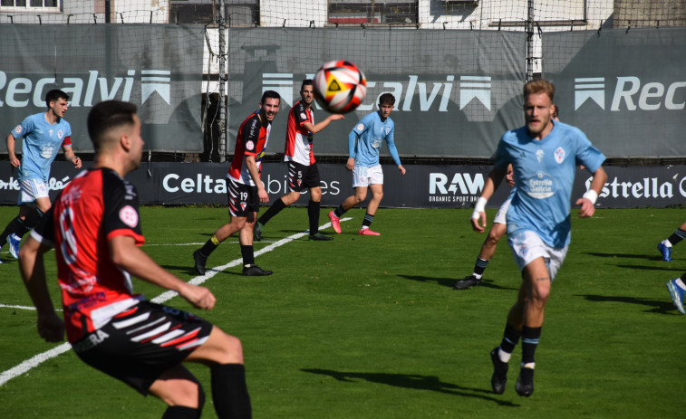 El Arosa sale escaldado de Barreiro (3-0)