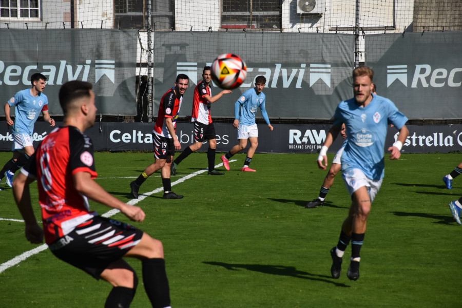 El Arosa sale escaldado de Barreiro (3-0)