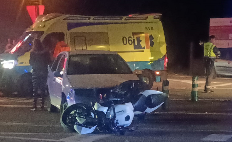 Dos motoristas heridos en un choque y el Rolls-Royce del alcalde dañado en otro accidente en Vilanova