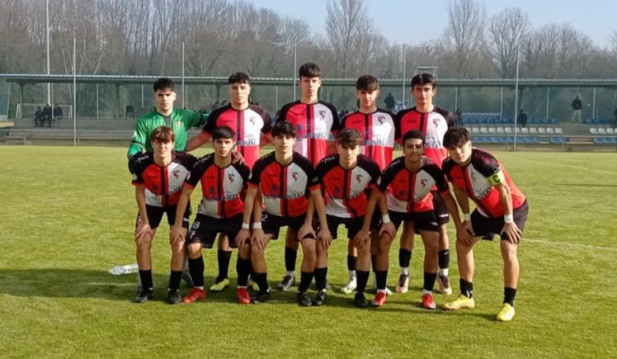 El Arosa juvenil mereció más en su visita a Oviedo