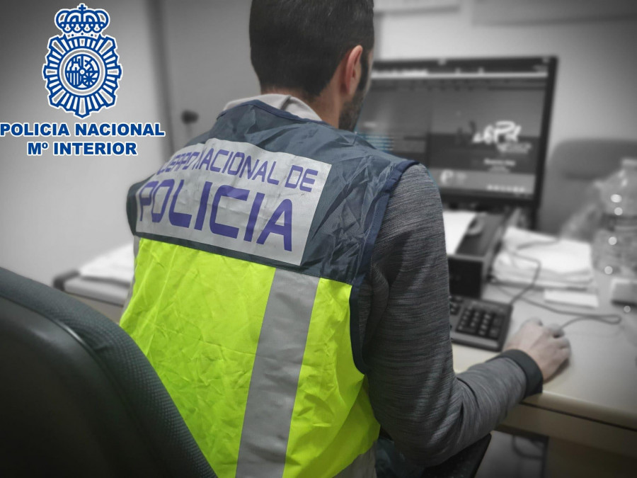 Un joven vecino de Ribeira suma en el último año una treintena de citaciones judiciales por estafas en la pandemia