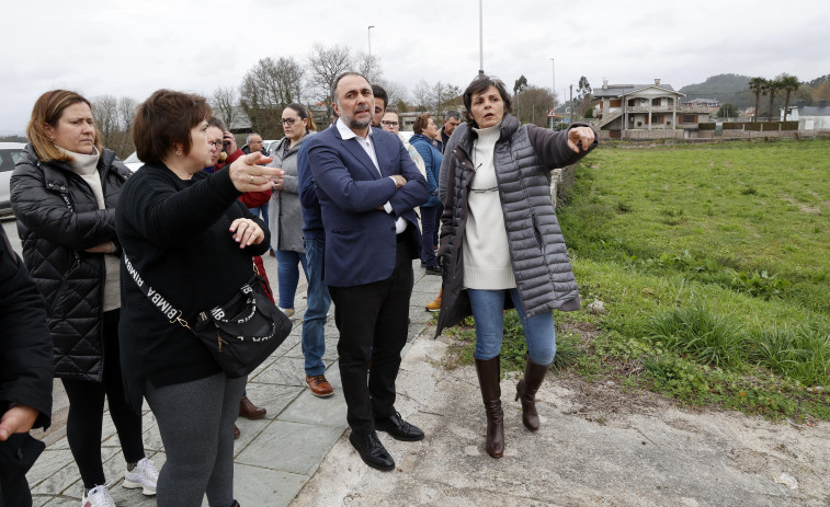 Meis entra al tablero de campaña: El PP saca pecho por el centro de salud y el PSOE denuncia el “maltrato” de la Xunta