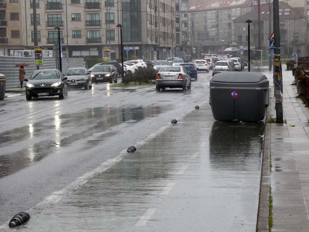 Contenedor carril bici temporal karlotta